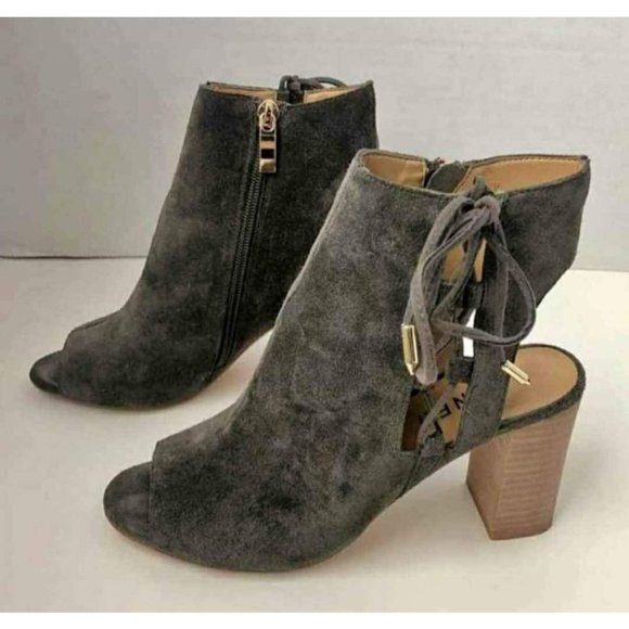 Vaneli Designer Gray Peep Toe Heels Size 7 - Picture 1 of 7
